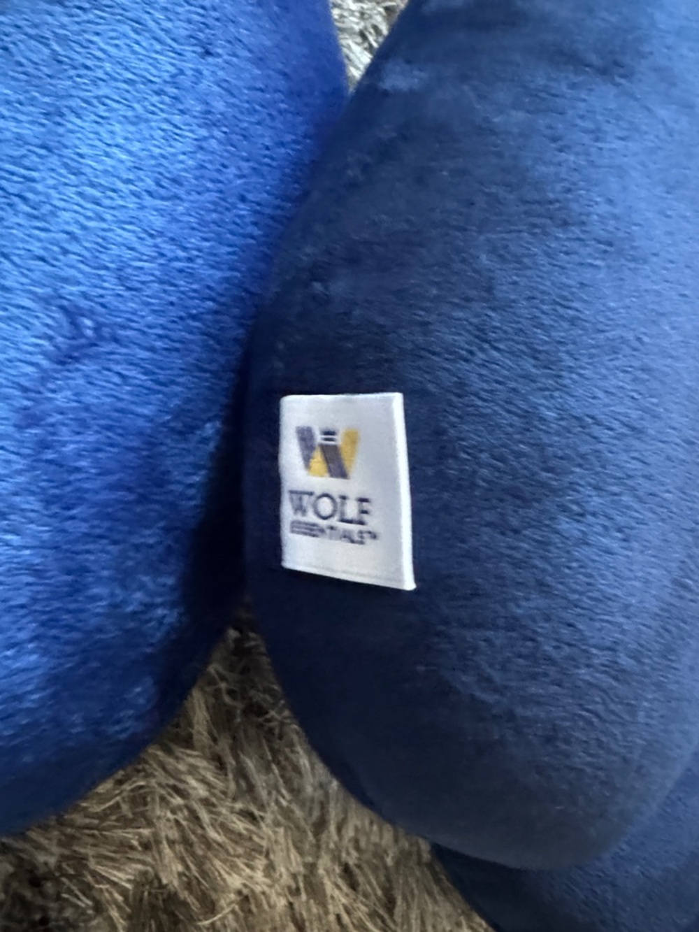 Two Plush Travel Neck Pillow by wolf essentials - Picture 3 of 4